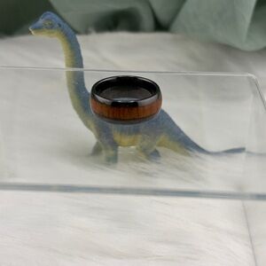 Aolani Hawaii Hawaiian Koa Inlay with Black 8mm Ceramic Barrel Ring | Size 7.5